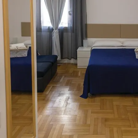 Canton Del Gallo Konukevi Padova